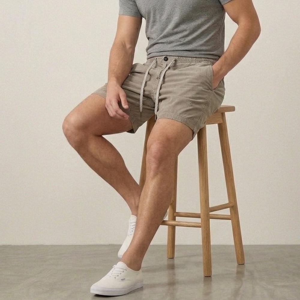 Vuori 7.5" Ripstop Shorts in Stone